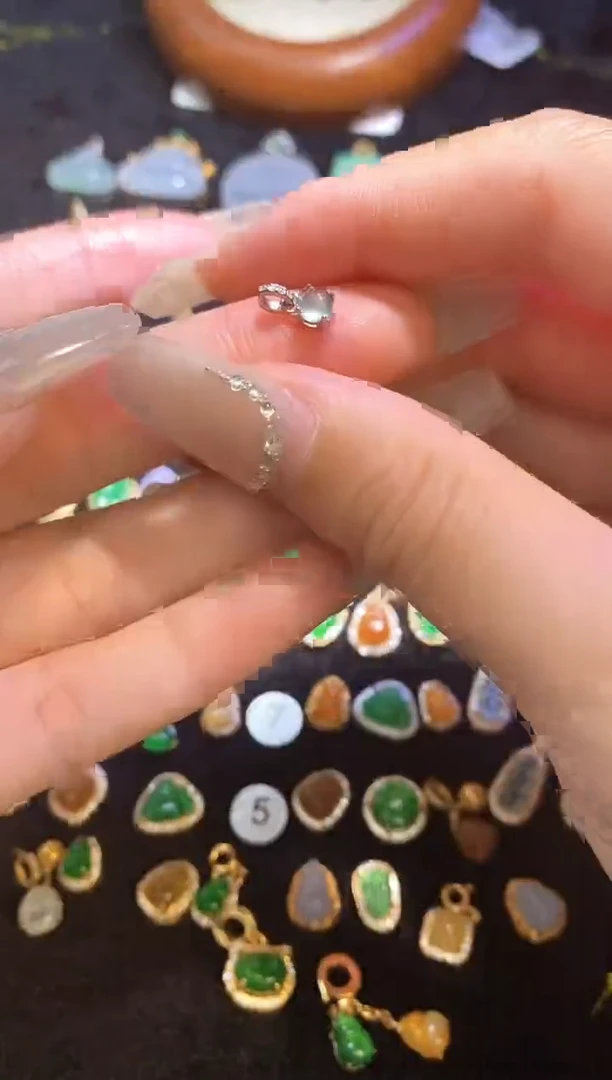 颈饰银S925镶嵌翡翠天然a货