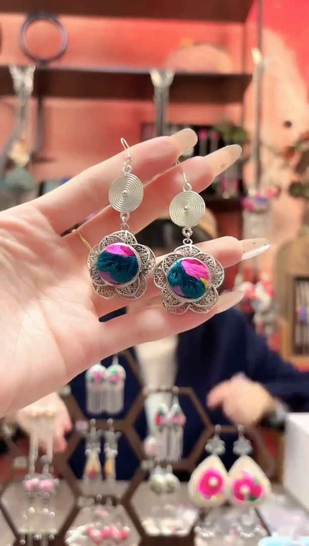 织绣云织谣民族风精美饰品  41