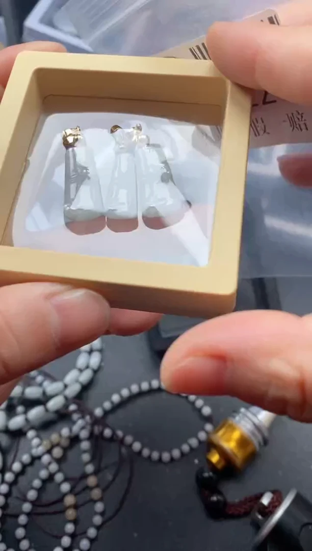 吊坠(不含链)未镶嵌翡翠220