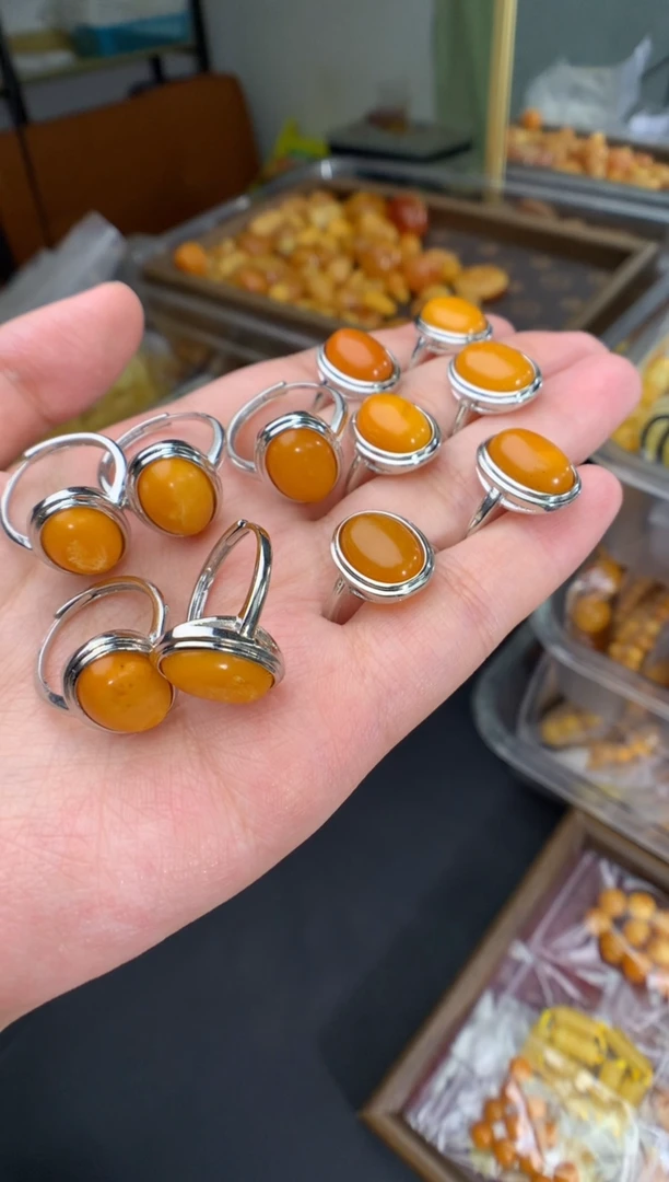 蜜蜡未镶嵌珠宝奇石多样性发一件