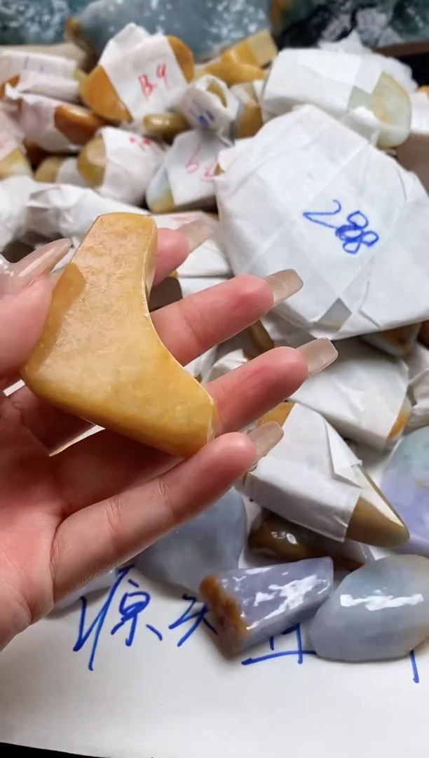 翡翠裸石翡翠挂件裸石