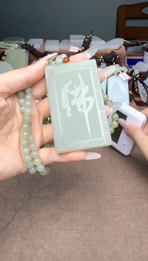 颈饰未镶嵌和田玉1