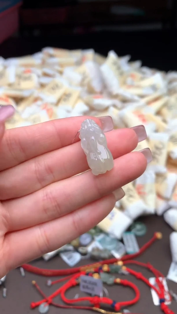 【闪购商品】翡翠挂件未镶嵌—