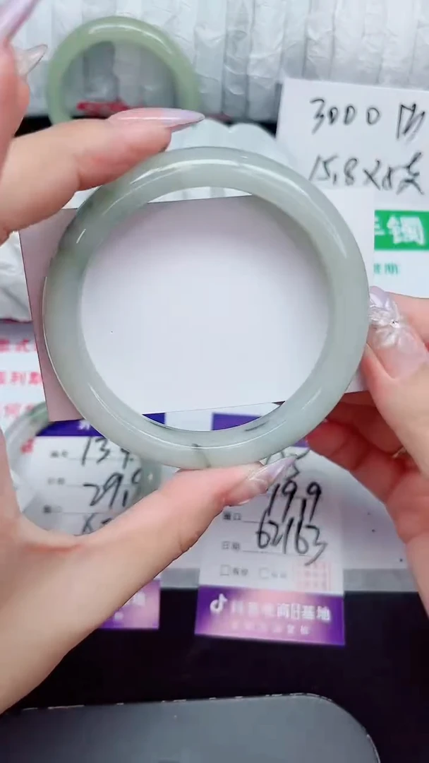 未镶嵌手镯石英质玉135-62/63