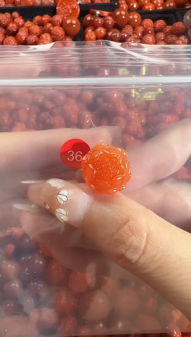 颈饰未镶嵌南红玛瑙1