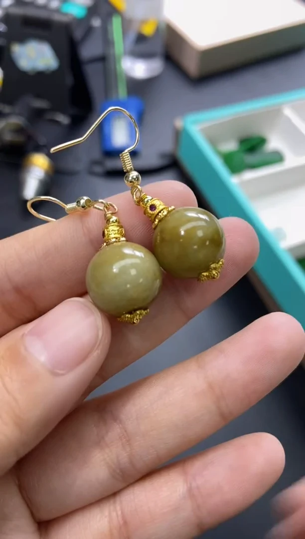 颈饰未镶嵌翡翠天然翡翠A货2