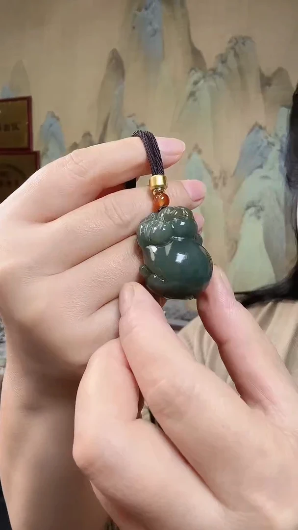 颈饰未镶嵌和田玉.