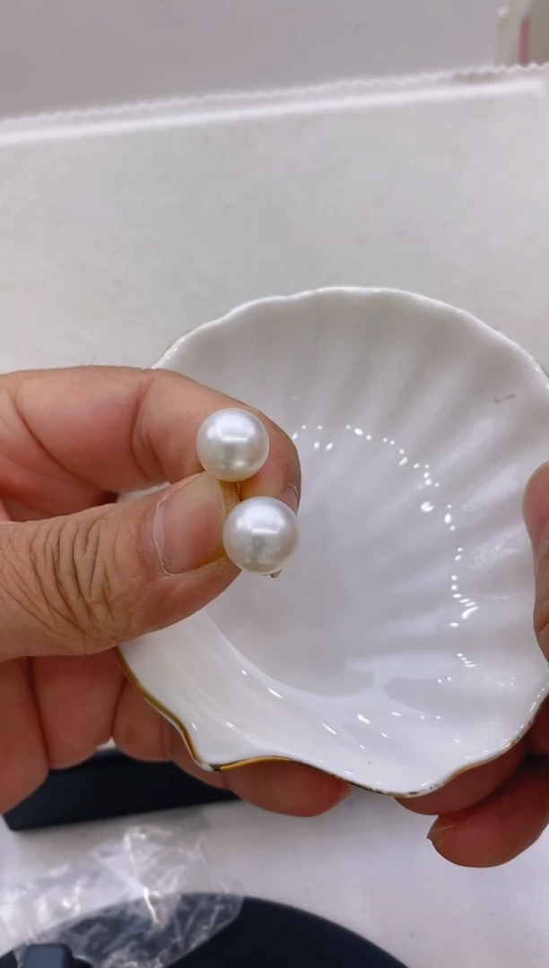 18K金镶嵌海水珍珠耳饰37