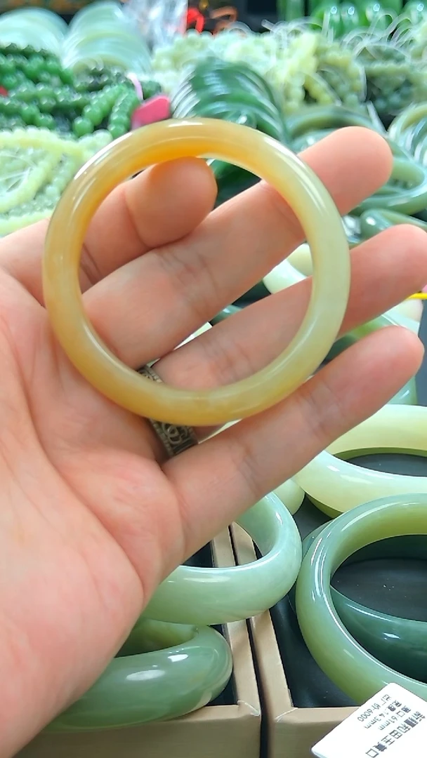 未镶嵌手镯和田玉（糖玉）糖白 圈口53.2mm