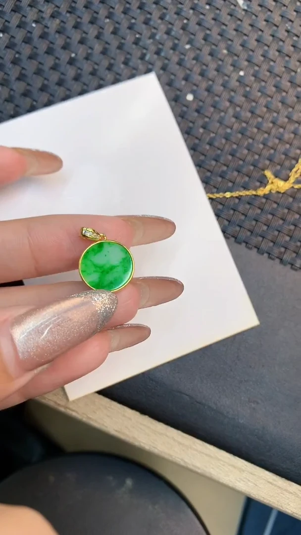 颈饰未镶嵌翡翠1