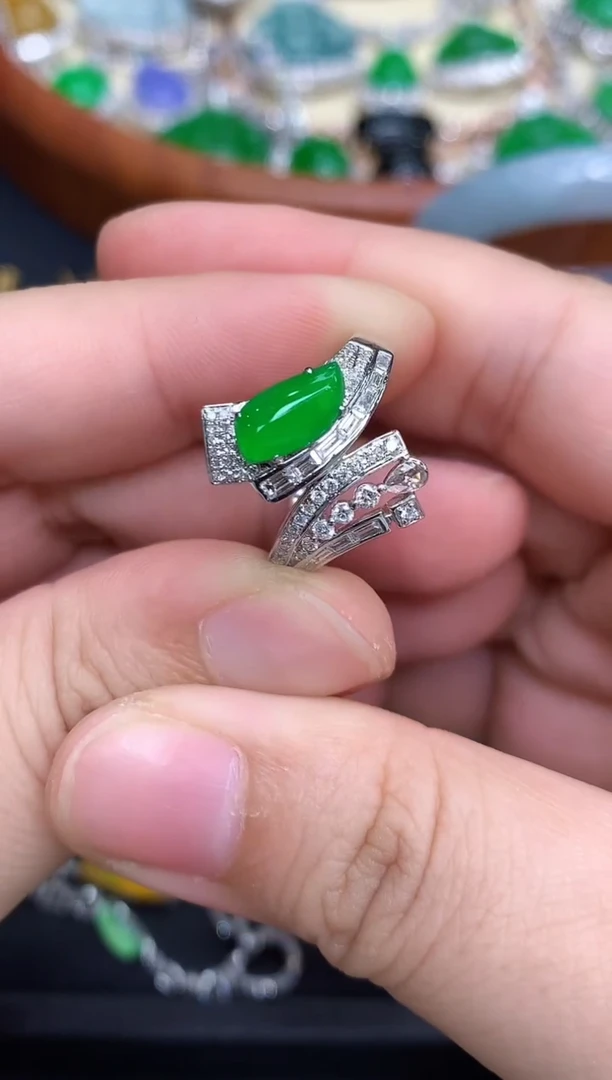 18K金镶嵌戒指翡翠635-中国好珍宝