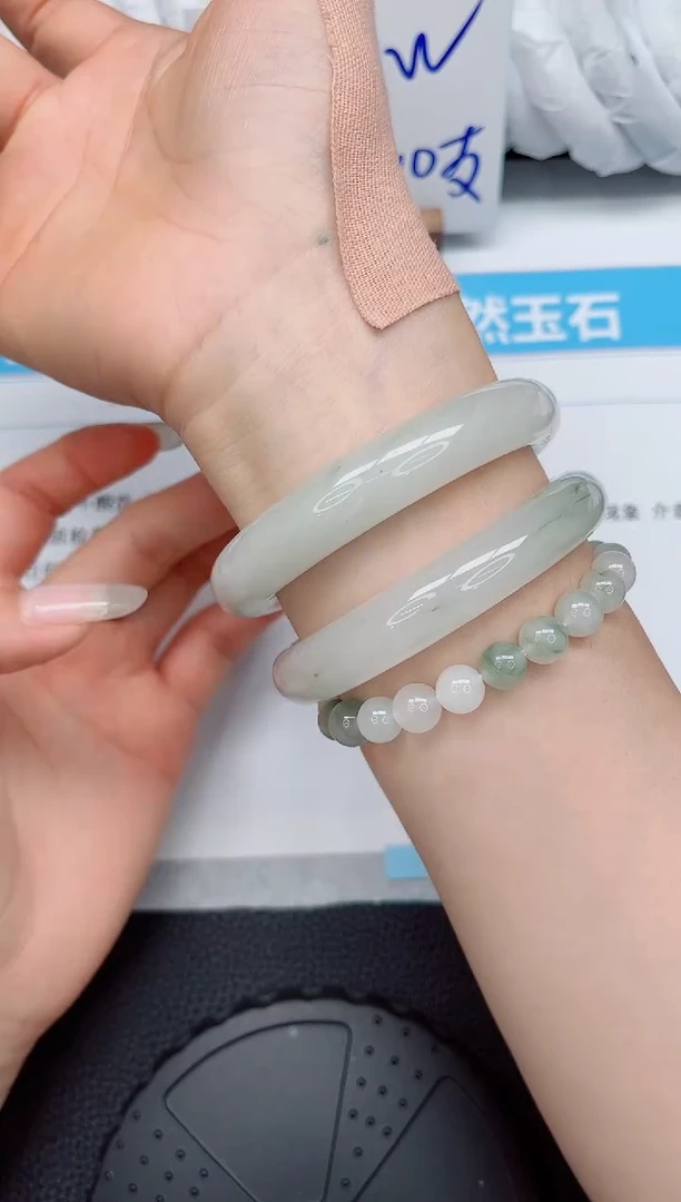 石英质玉手镯未镶嵌159-58.7