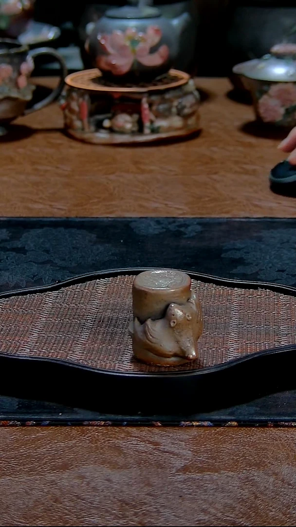 倩*林老师手捏柴烧盖置