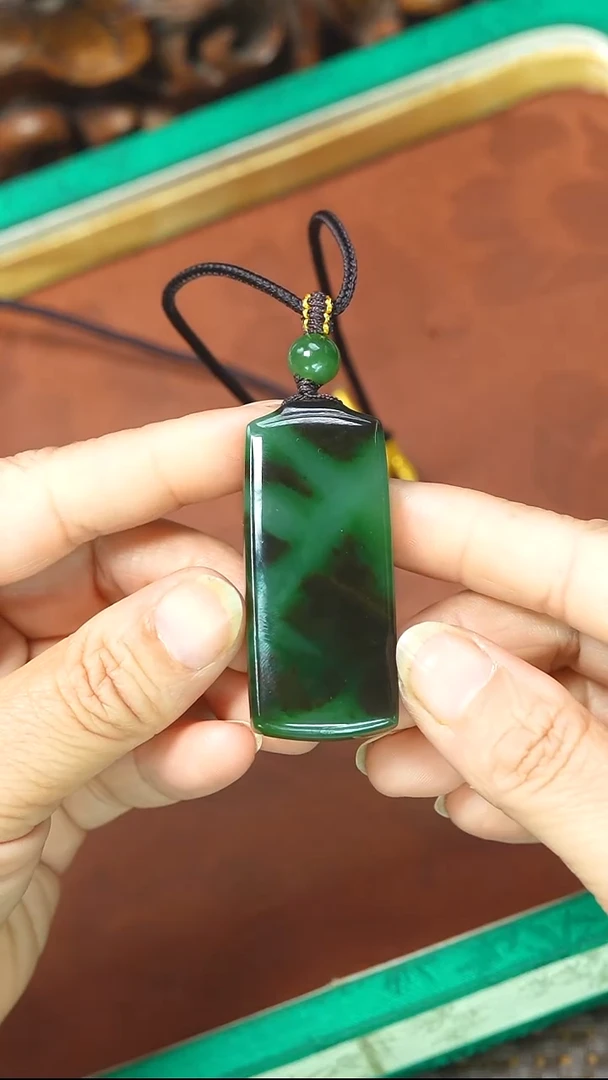 颈饰未镶嵌和田玉山水牌吊坠