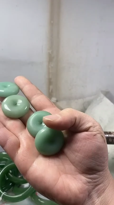 【闪购商品】石英质玉颈饰未镶嵌发一个