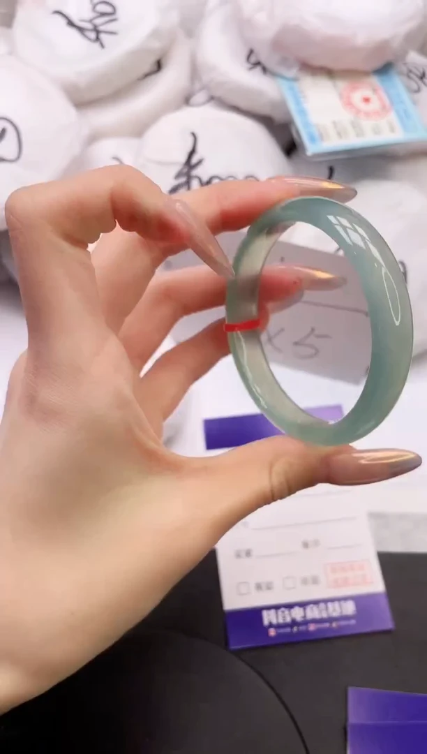 【闪购商品】石英质玉手镯未镶嵌11K382-53