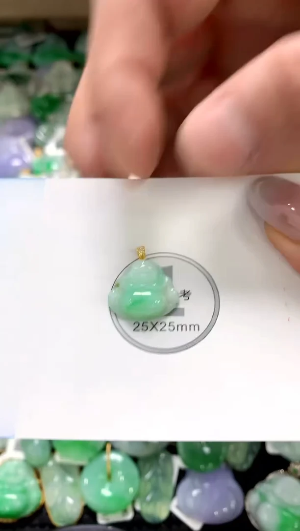 颈饰18K金镶嵌翡翠1111111111111111