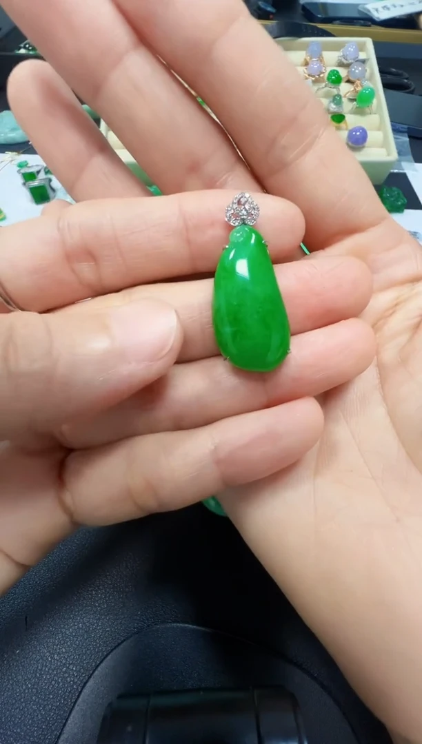 吊坠(不含链)18K金镶嵌翡翠1280