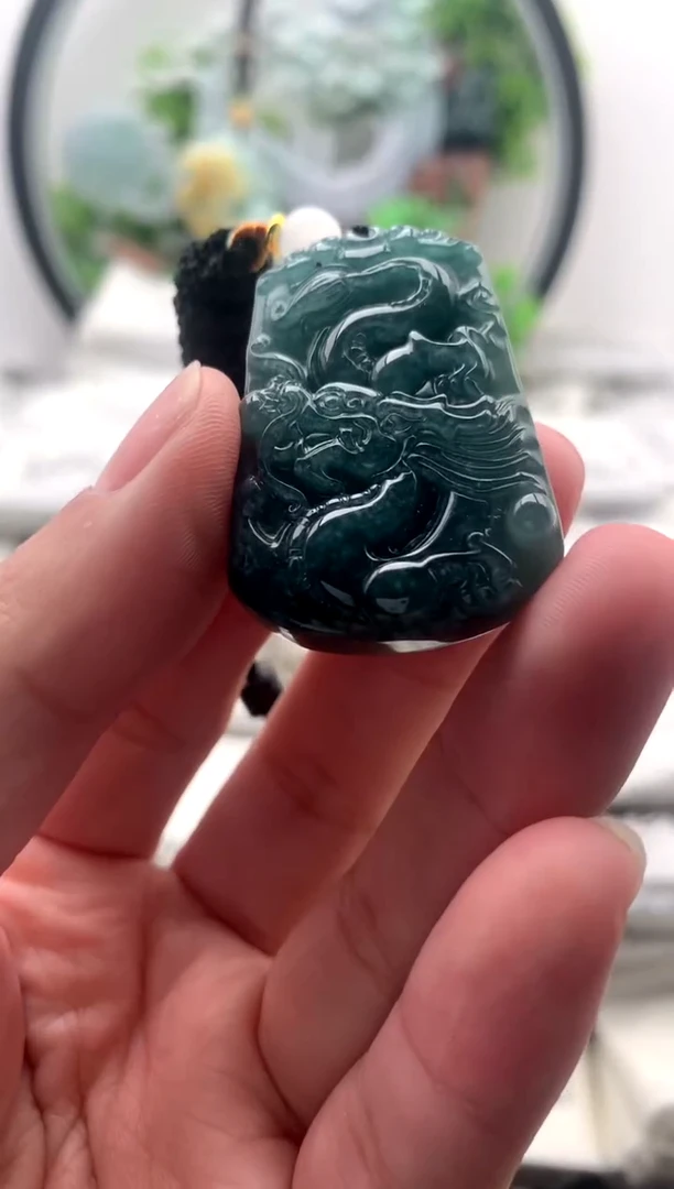 【闪购商品】翡翠颈饰未镶嵌小龙牌【品质一般能接受再拍】