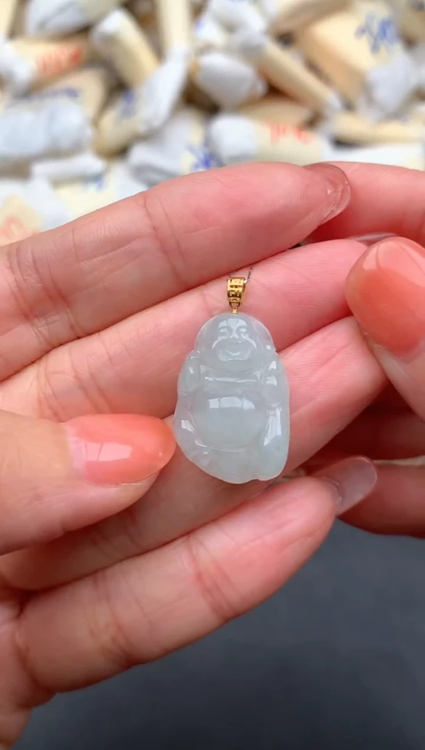 18K金镶嵌挂件翡翠1