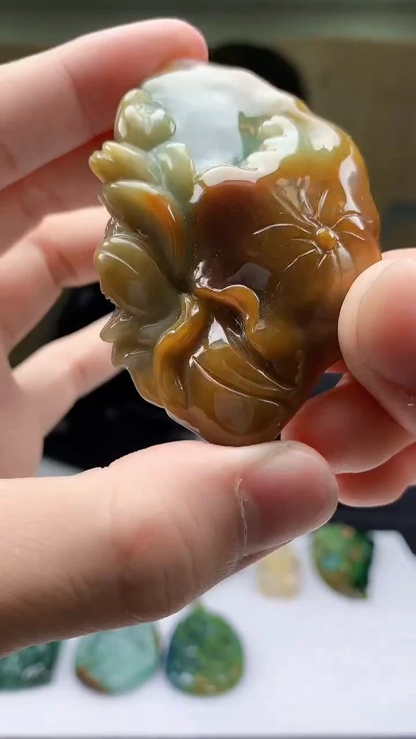 【闪购商品】定制翡翠未镶嵌4917bb-毛货挂件