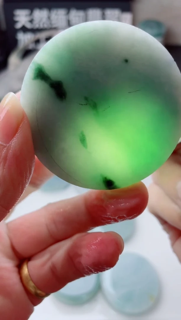 翡翠未镶嵌颈饰298......