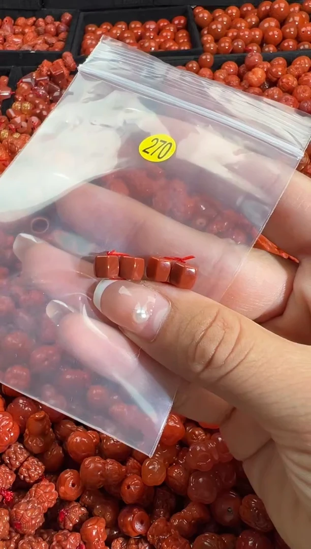 颈饰未镶嵌南红玛瑙1