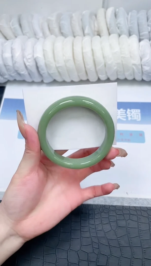 【闪购商品】石英质玉手镯未镶嵌Z37-60