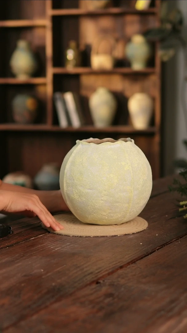 摆件1-90 陶瓷花器高度22口径12 微瑕