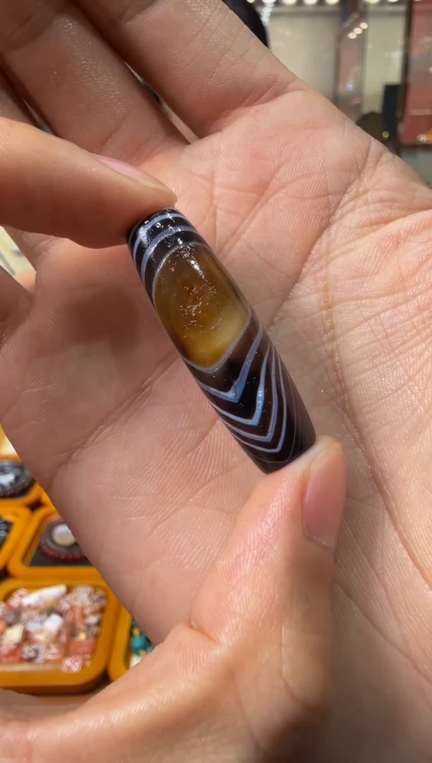 未镶嵌玛瑙/玉髓珠宝奇石平***?缠丝玛瑙珠