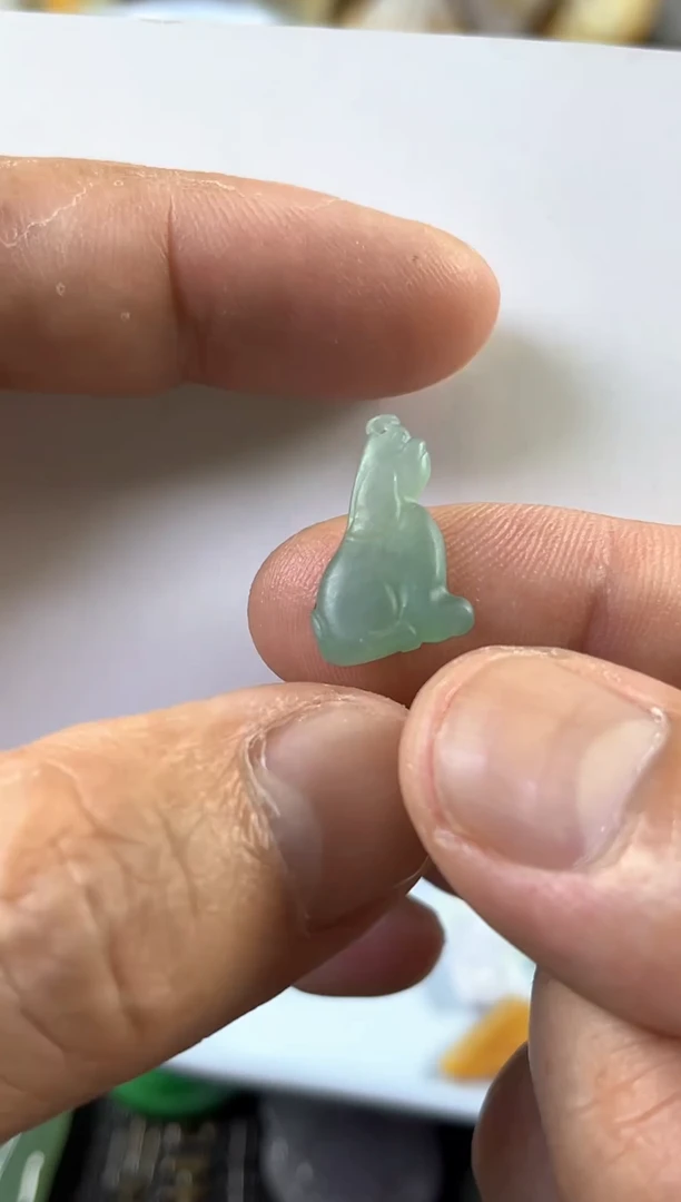 定制翡翠未镶嵌狗狗