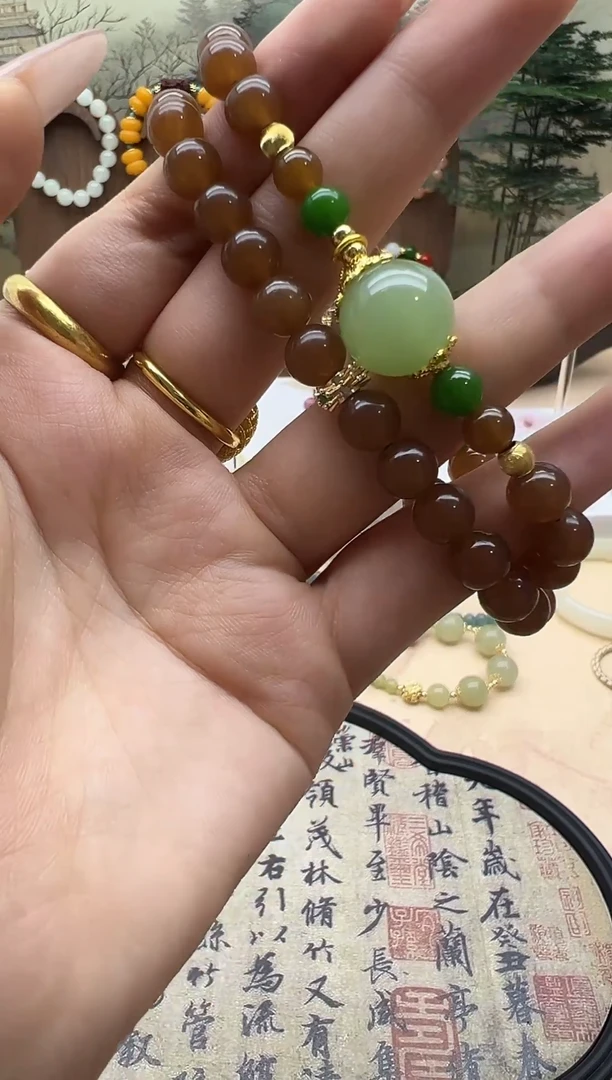颈饰未镶嵌和田玉（糖玉）260