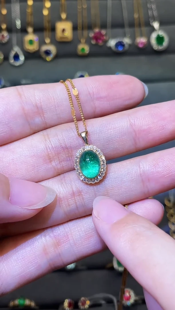 颈饰18K金镶嵌祖母绿1.93ct赞比亚