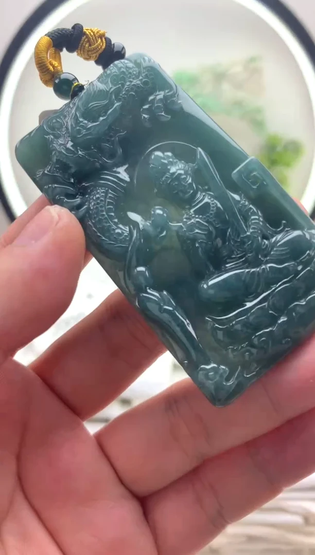 颈饰未镶嵌翡翠虚空藏