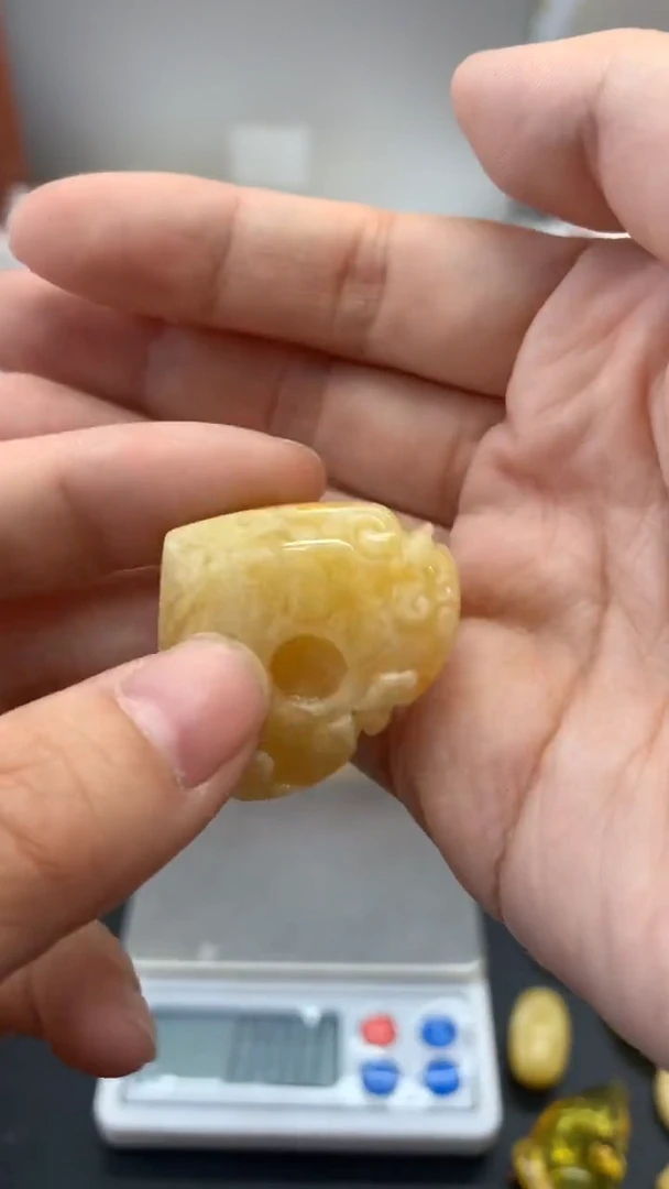 未镶嵌琥珀珠宝奇石264