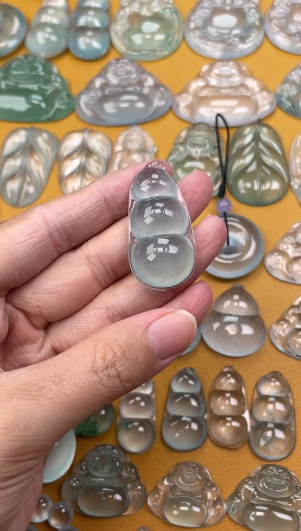 翡翠未镶嵌吊坠(不含链)豆子37 19 8.7