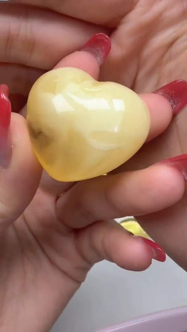 裸石琥珀未镶嵌如图