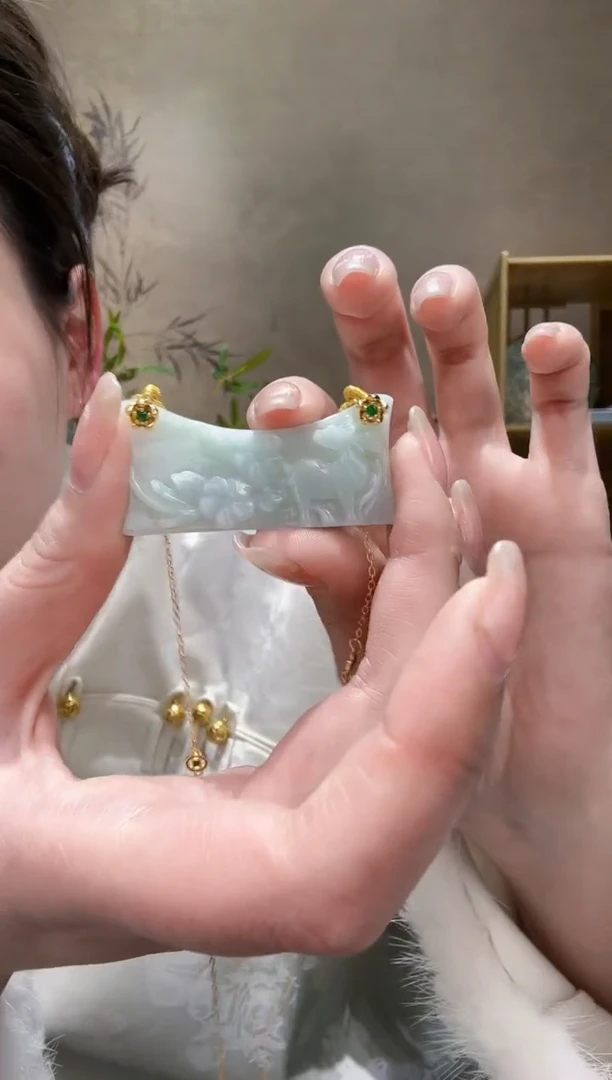 【闪购商品】翡翠颈饰未镶嵌吊坠