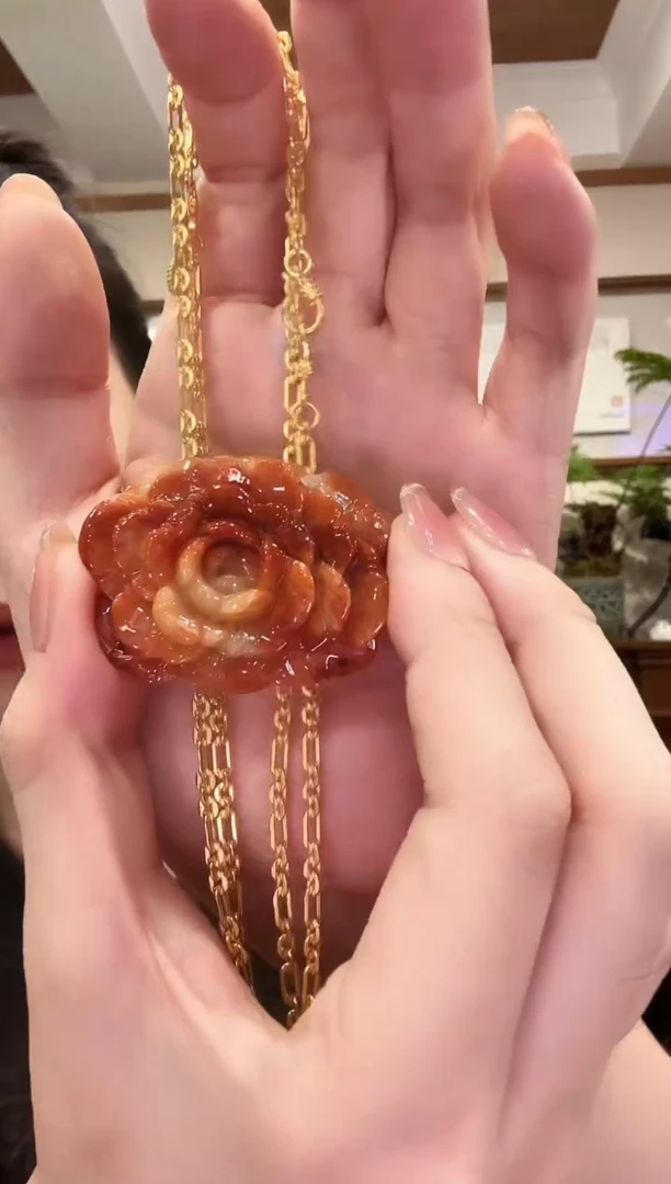 翡翠未镶嵌颈饰国风