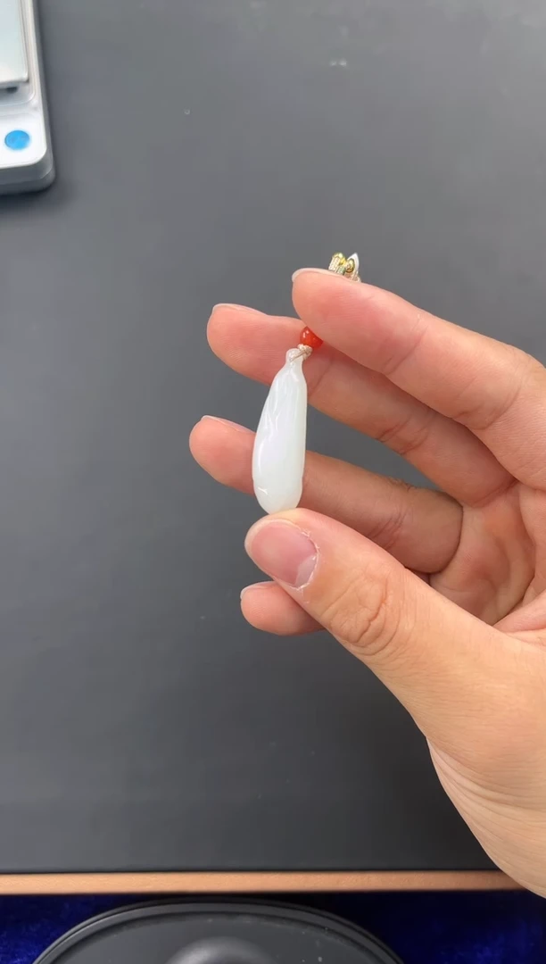 未镶嵌手串和田玉且末天泰白玉吊坠微色差