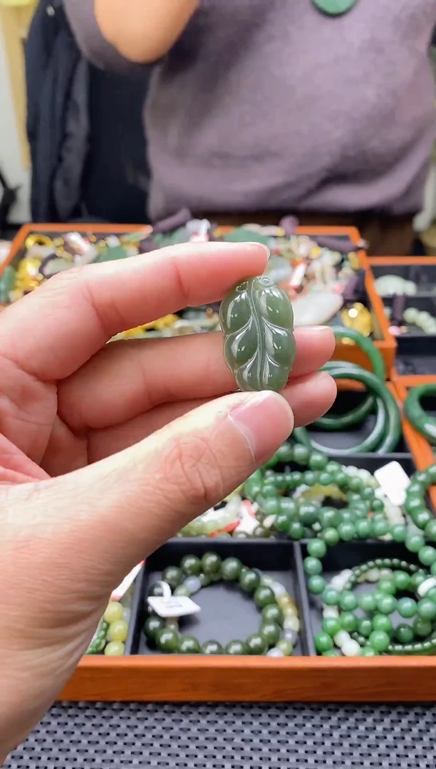 颈饰未镶嵌和田玉多样性发一  99