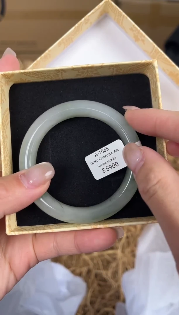 未镶嵌手镯石英质玉编码A1565