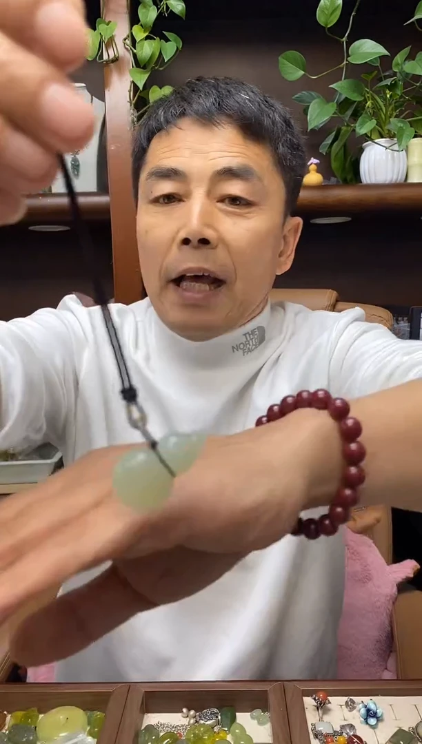 未镶嵌岫玉吊坠多样性发货其中发一