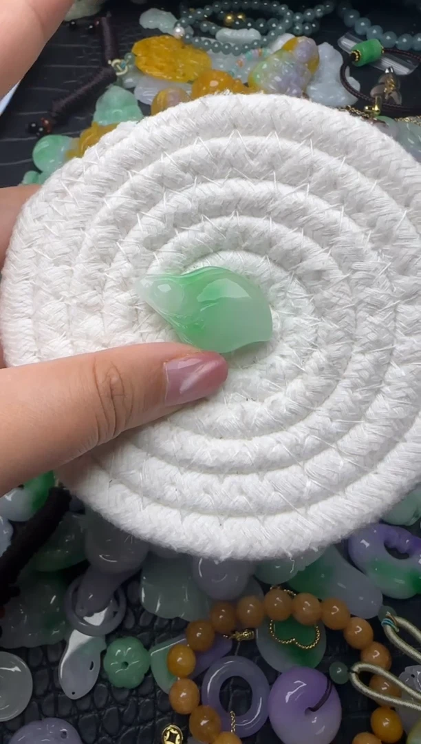 颈饰未镶嵌翡翠缅甸翡翠吊坠