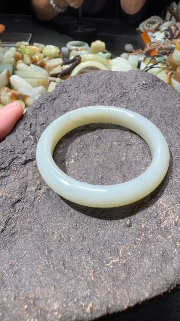 未镶嵌手镯和田玉手镯54*