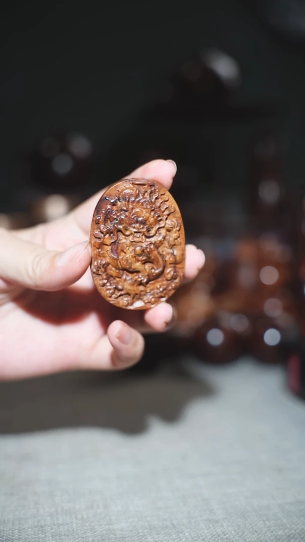 黄花梨/降香黄檀把件龙行天下