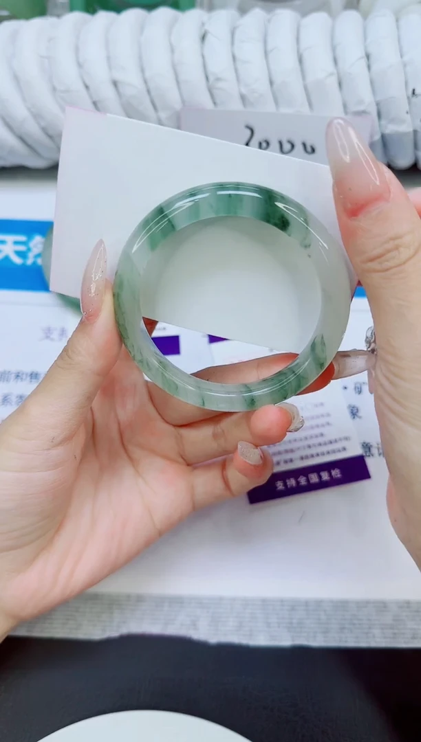 未镶嵌手镯石英质玉134/53