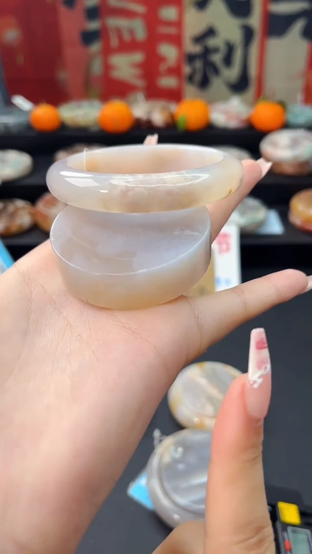 【闪购商品】石英质玉手镯未镶嵌赠送镯心（54圈口）无证书