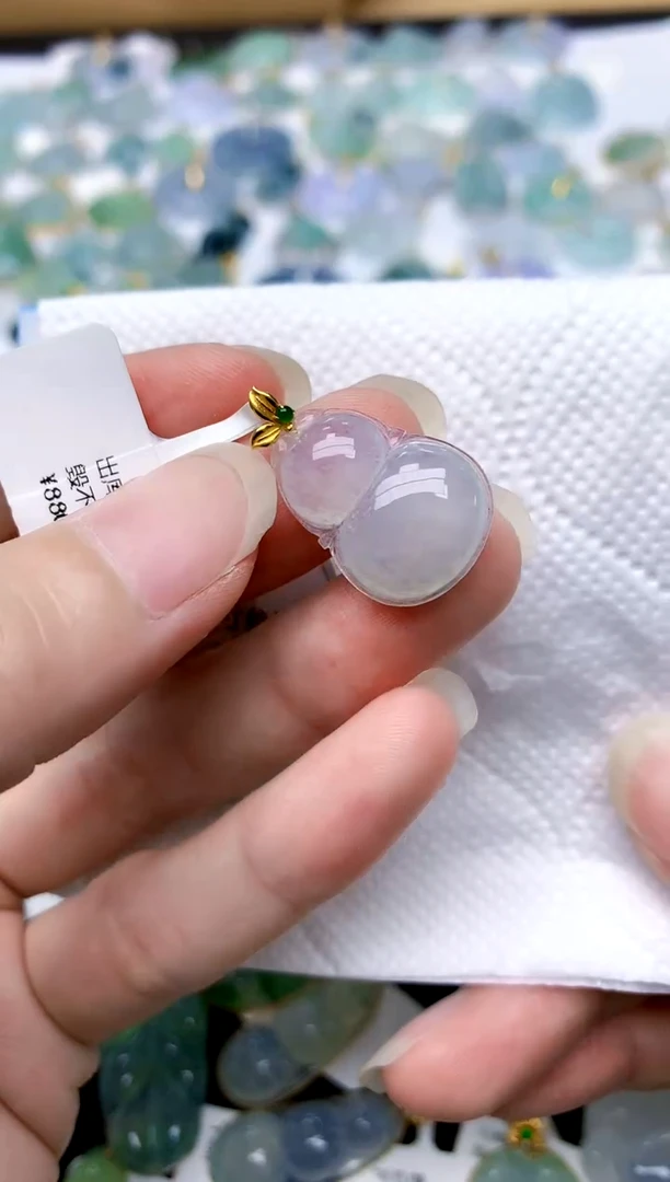 颈饰18K金镶嵌翡翠天然A货翡翠