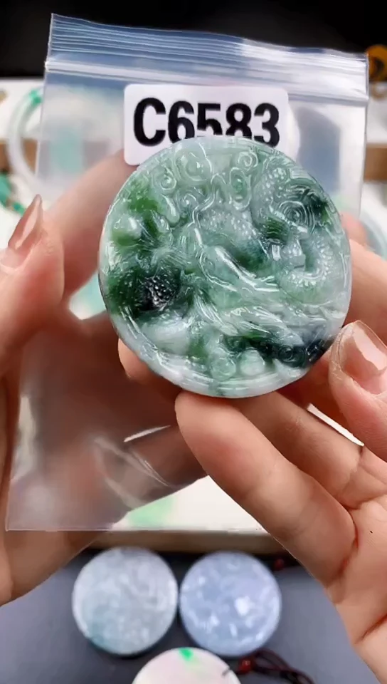 颈饰未镶嵌翡翠天然翡翠吊坠挂件